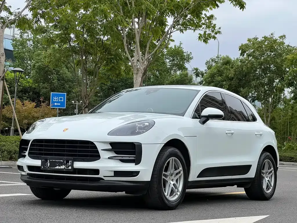Porsche Macan — фото 1