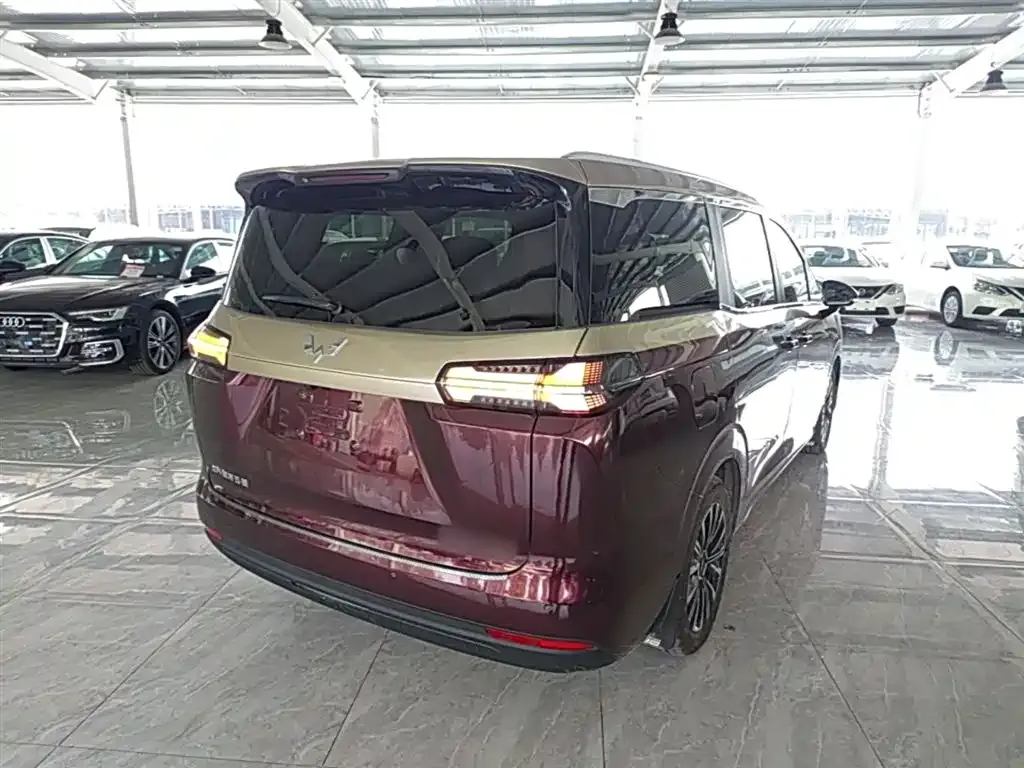 Wuling Starlight 730 New Energy — фото 10