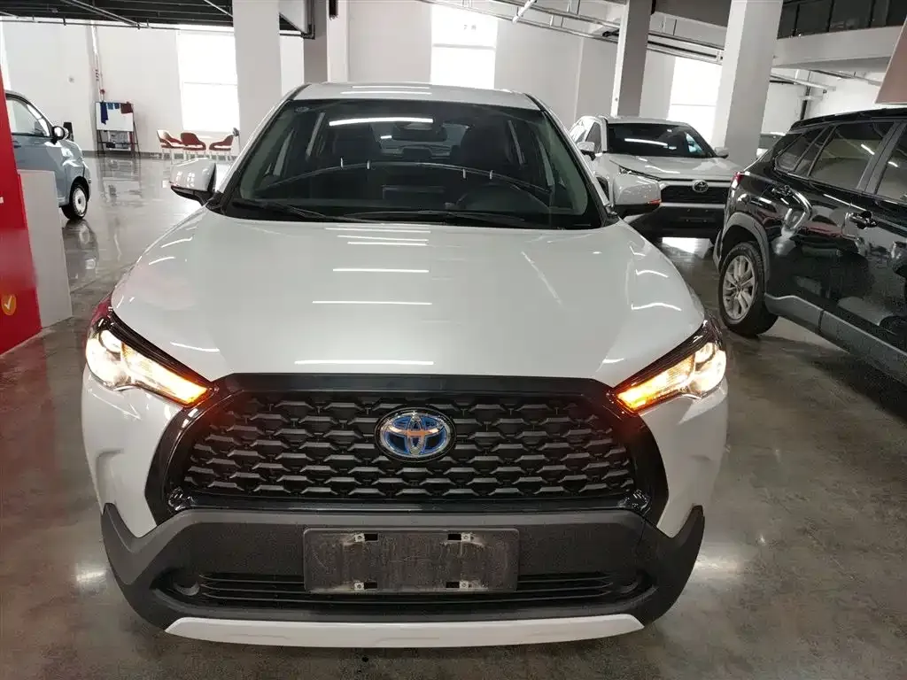 Toyota Corolla Cross — фото 10