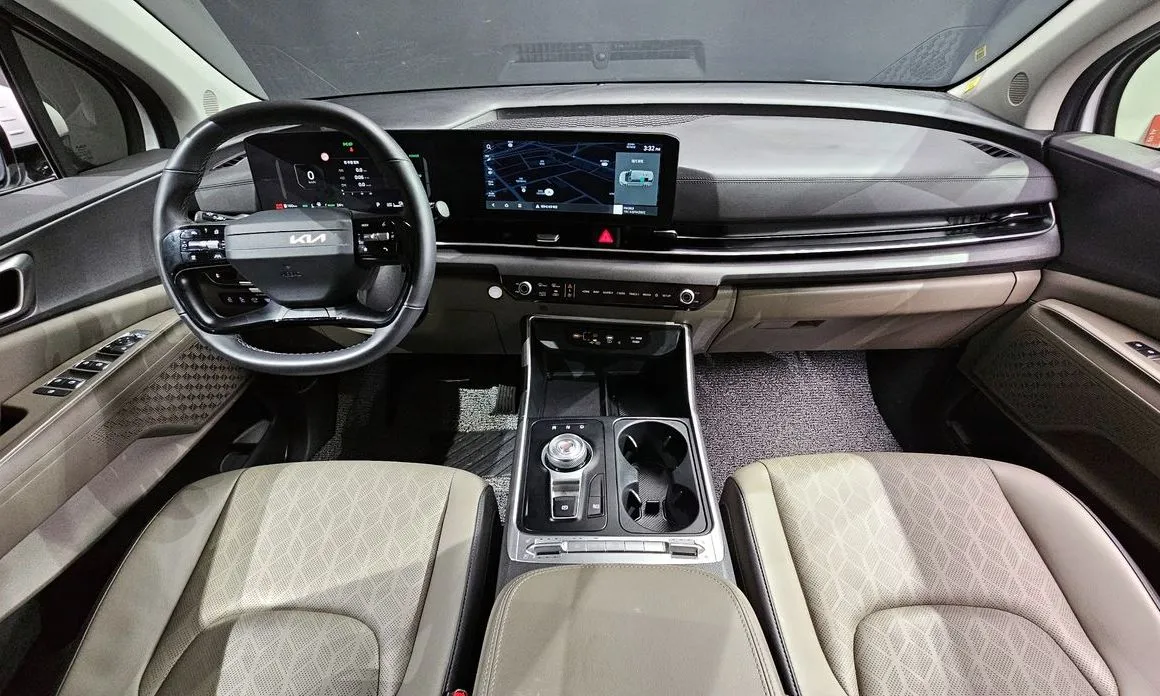 Kia Carnival — фото 10