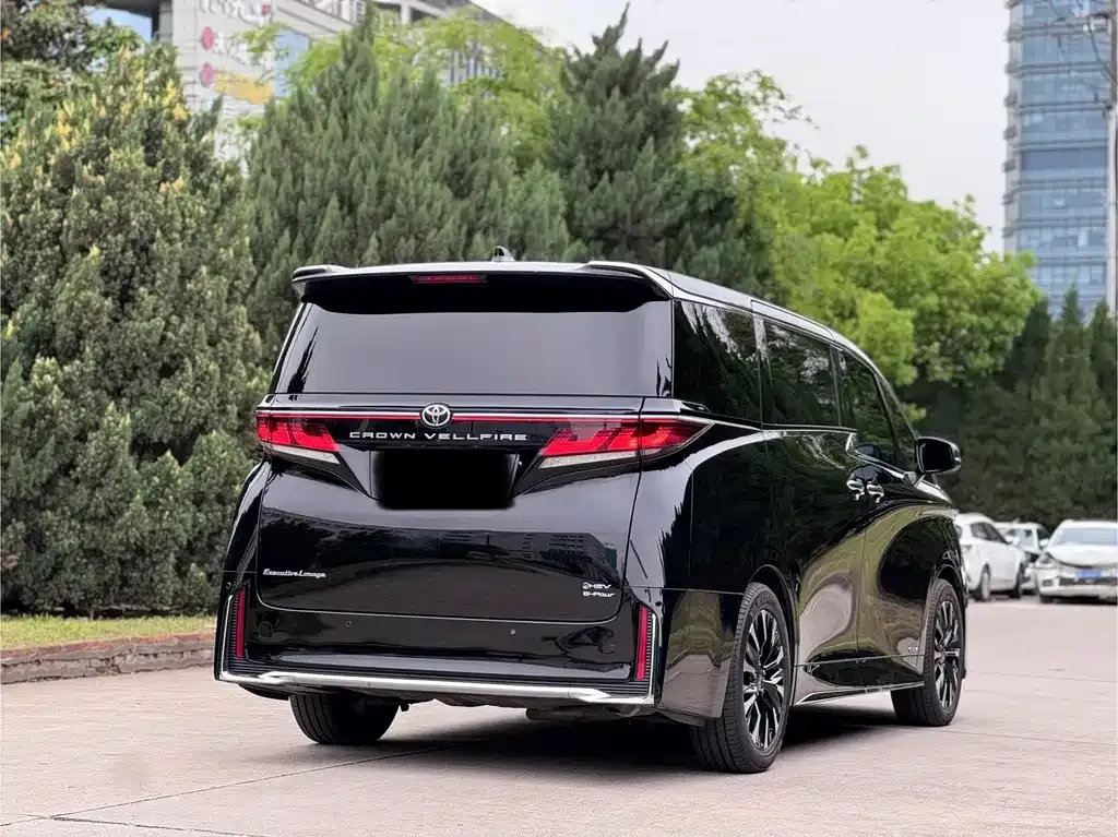 Toyota Vellfire — фото 10