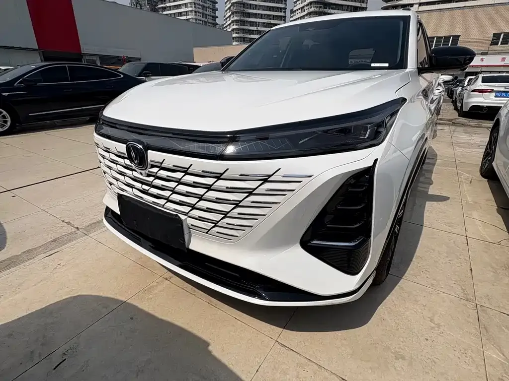 Changan CS75PLUS — фото 1