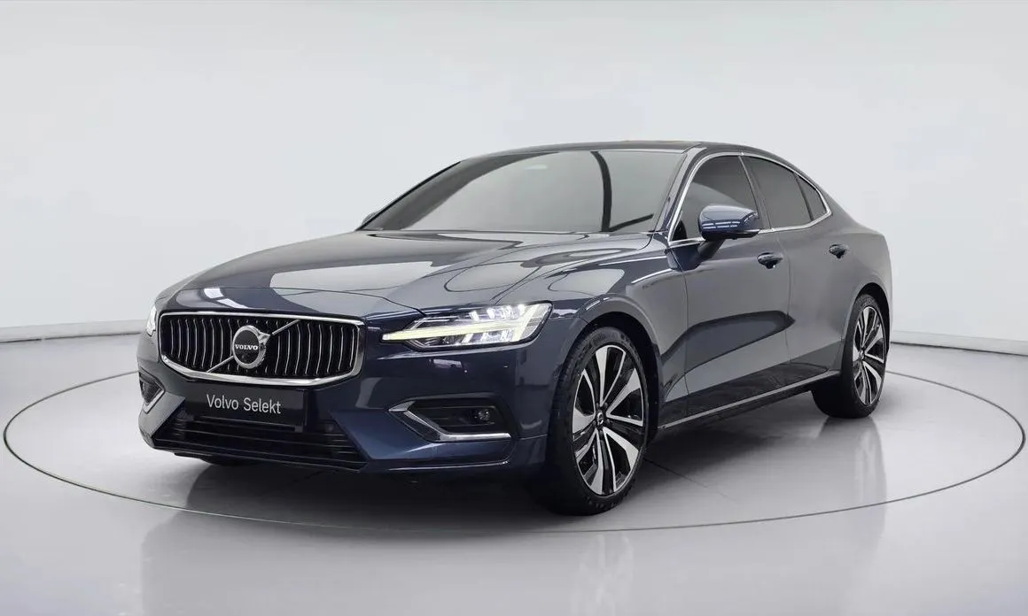Volvo S60 — фото 1
