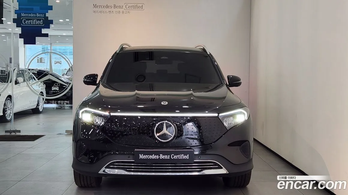 Mercedes-Benz EQB — фото 10