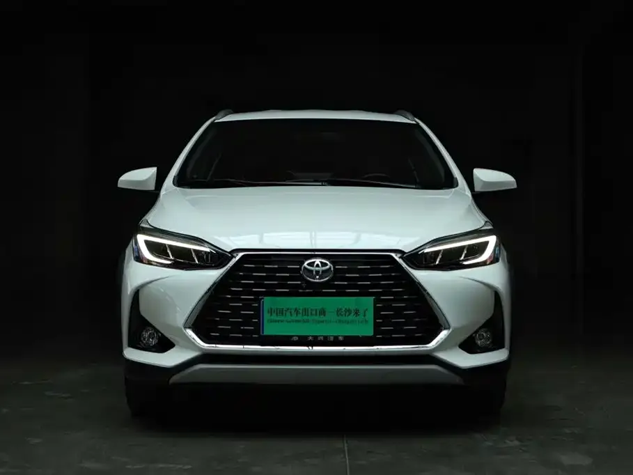 Toyota Yaris L — фото 3