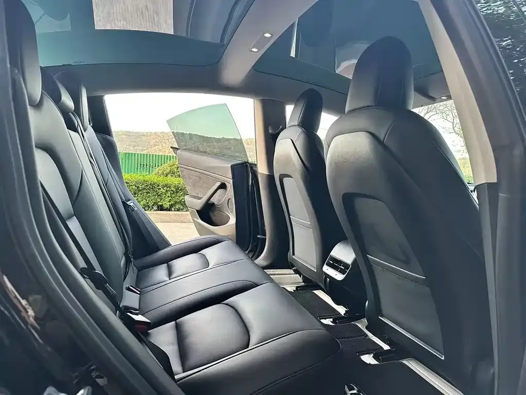 Tesla Model 3 — фото 2