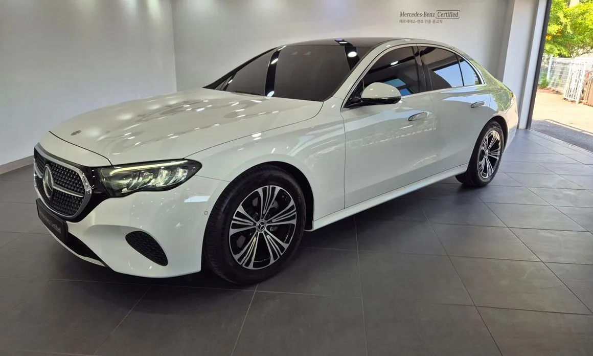 Mercedes-Benz E-Class — фото 1