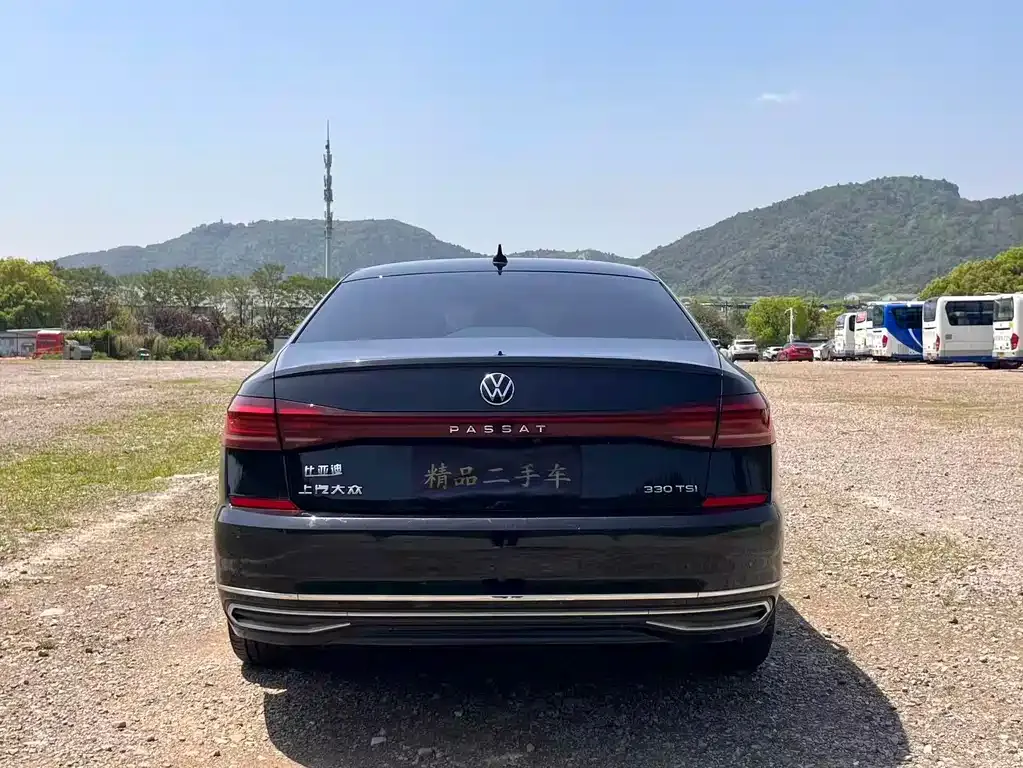 Volkswagen Passat — фото 5