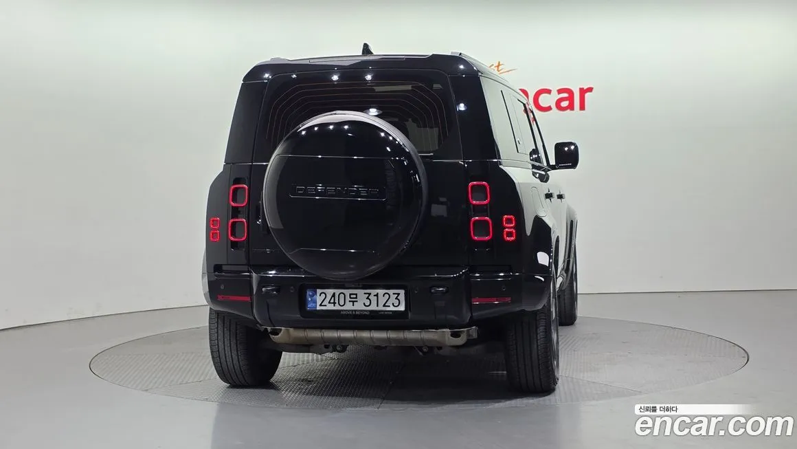 Land Rover Defender — фото 6