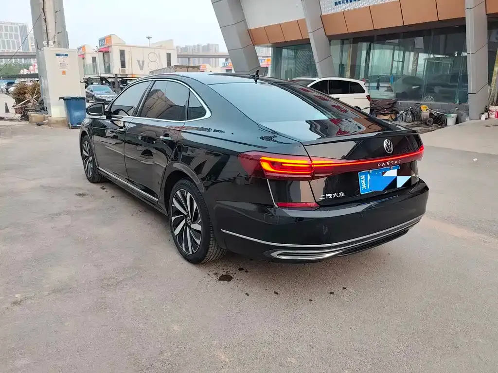 Volkswagen Passat — фото 7