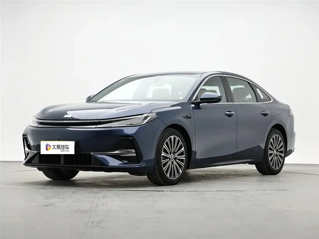 Geely Galaxy A7 — фото 1