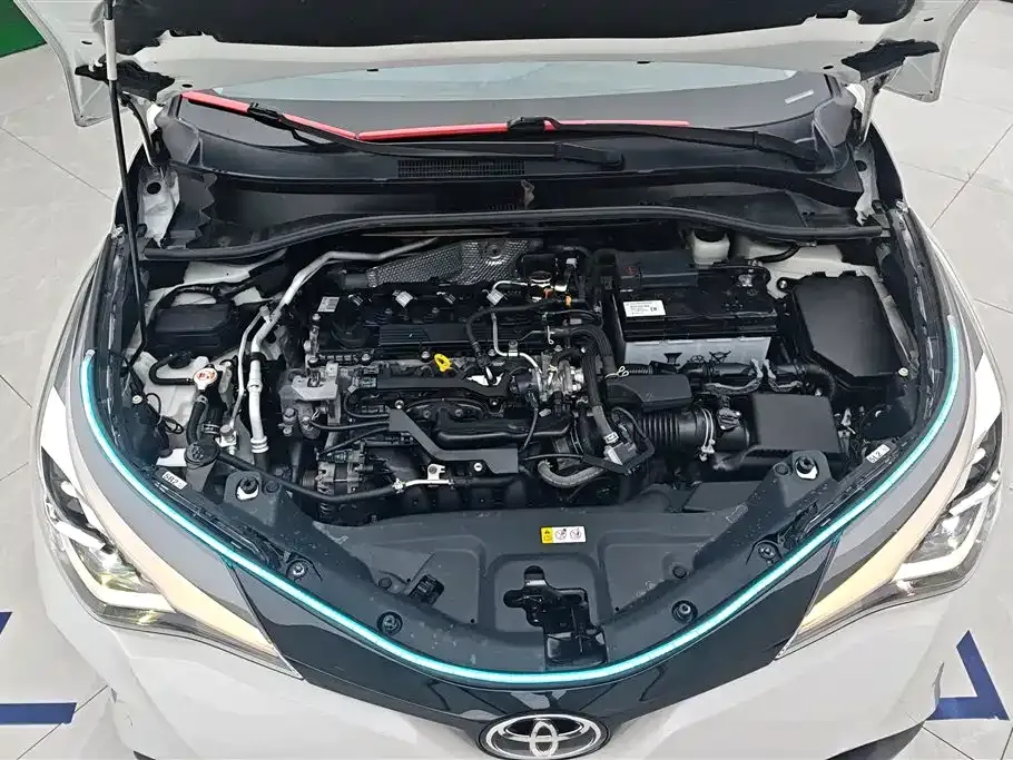 Toyota C-HR — фото 10