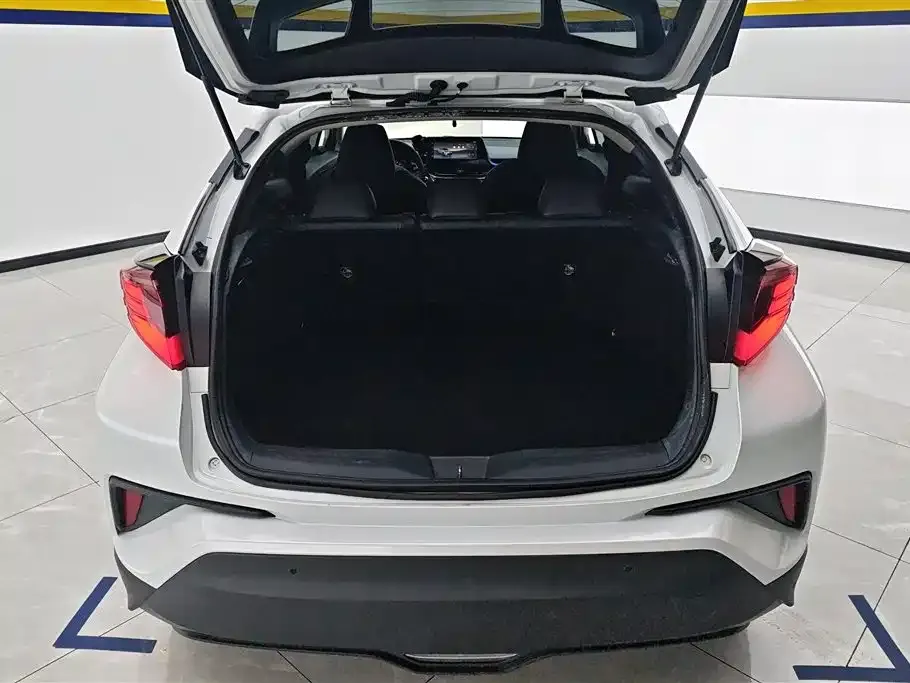 Toyota C-HR — фото 3