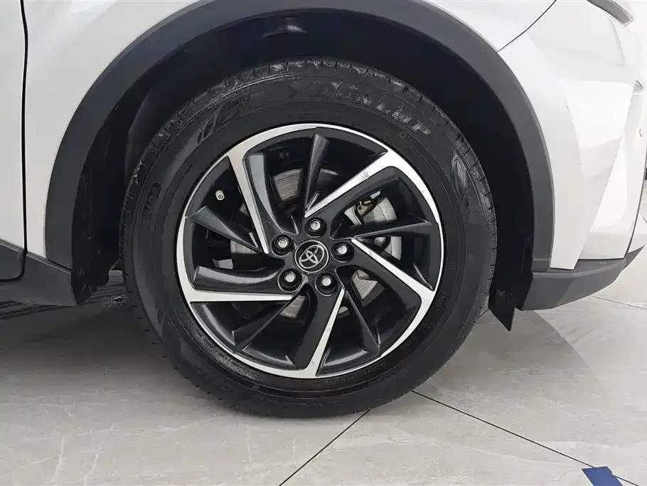 Toyota C-HR — фото 5