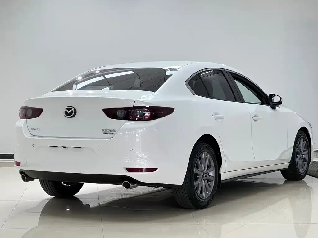 Mazda 3 Axela — фото 2