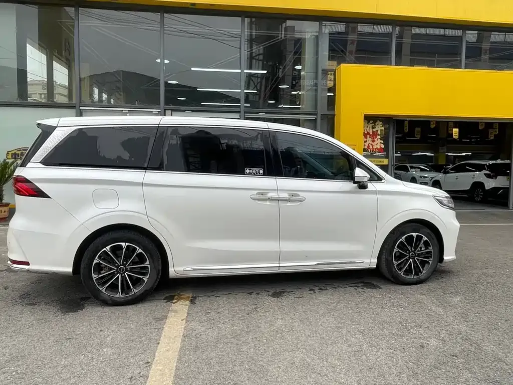 Roewe iMAX8 — фото 6
