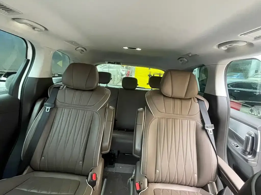 Roewe iMAX8 — фото 2