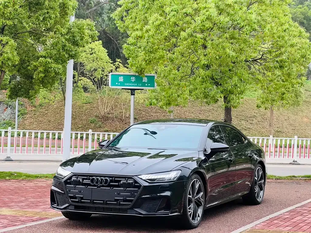 Audi A7L — фото 1