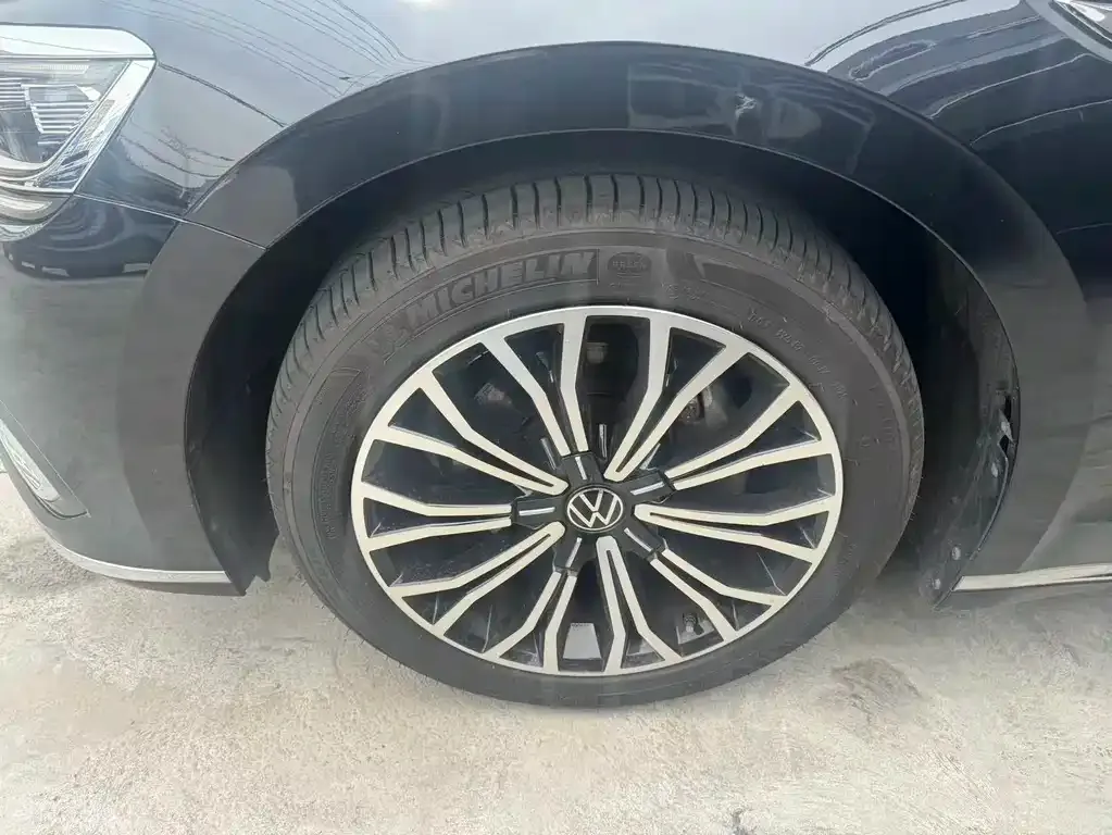 Volkswagen Phideon — фото 5