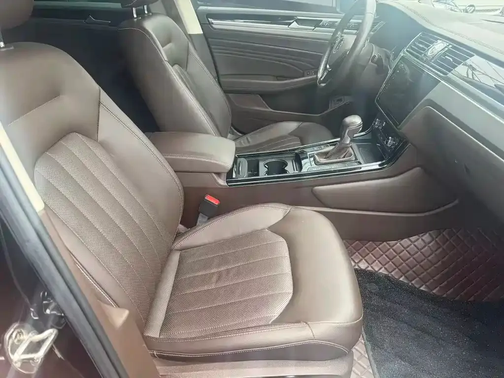 Volkswagen Phideon — фото 10