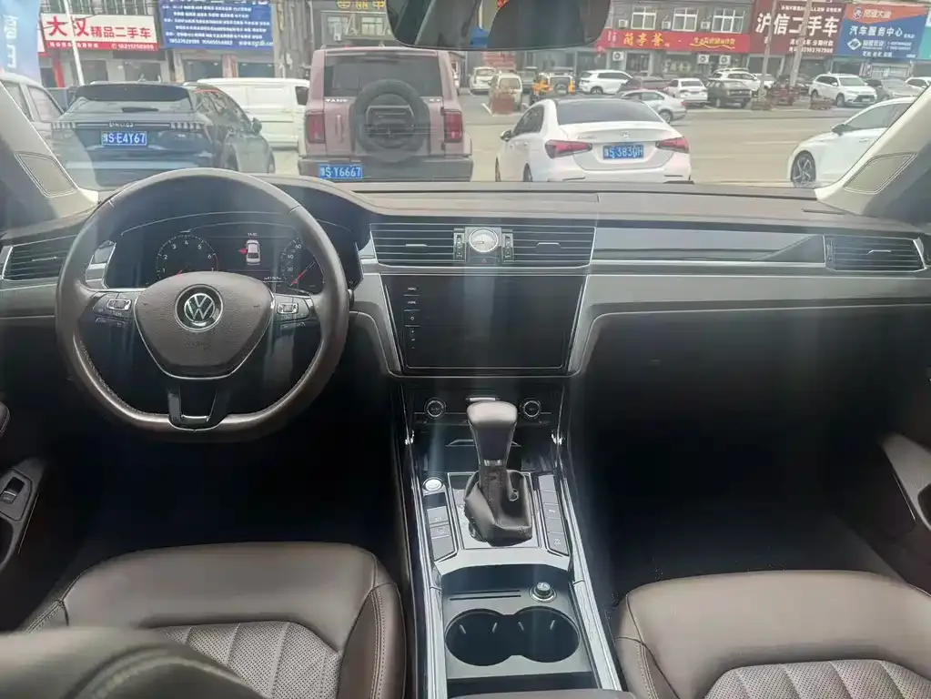 Volkswagen Phideon — фото 3
