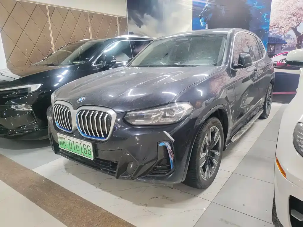 BMW iX3 — фото 1