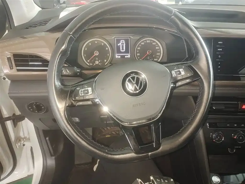 Volkswagen Tharu — фото 5