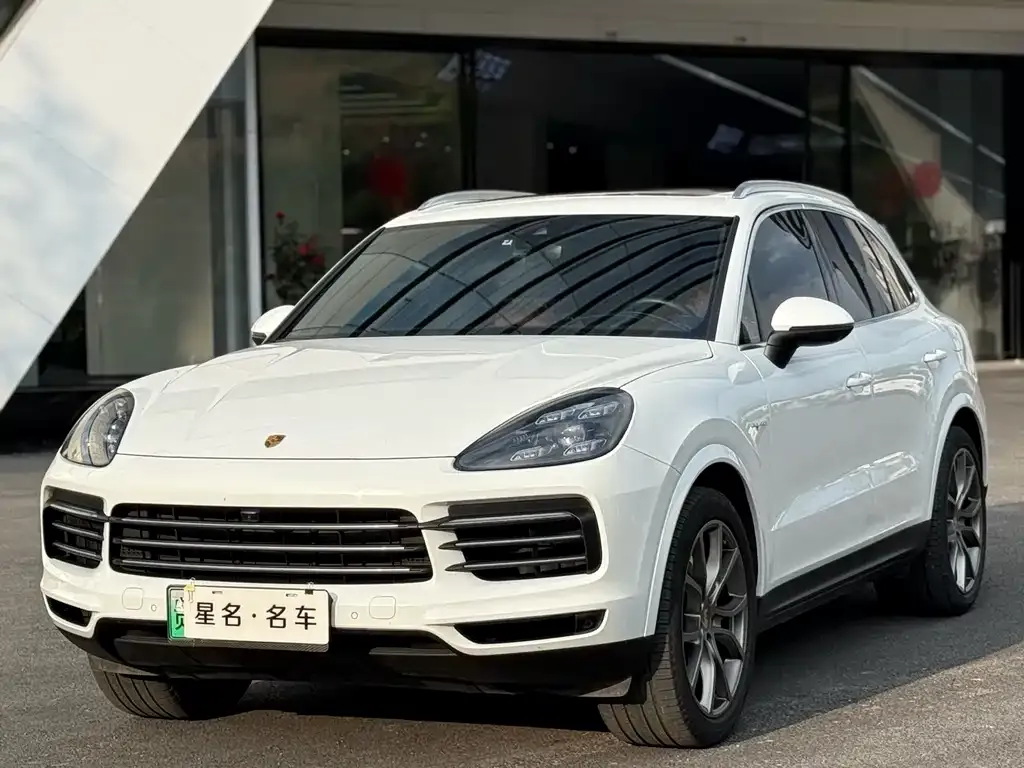 Porsche Cayenne Hybrid — фото 1