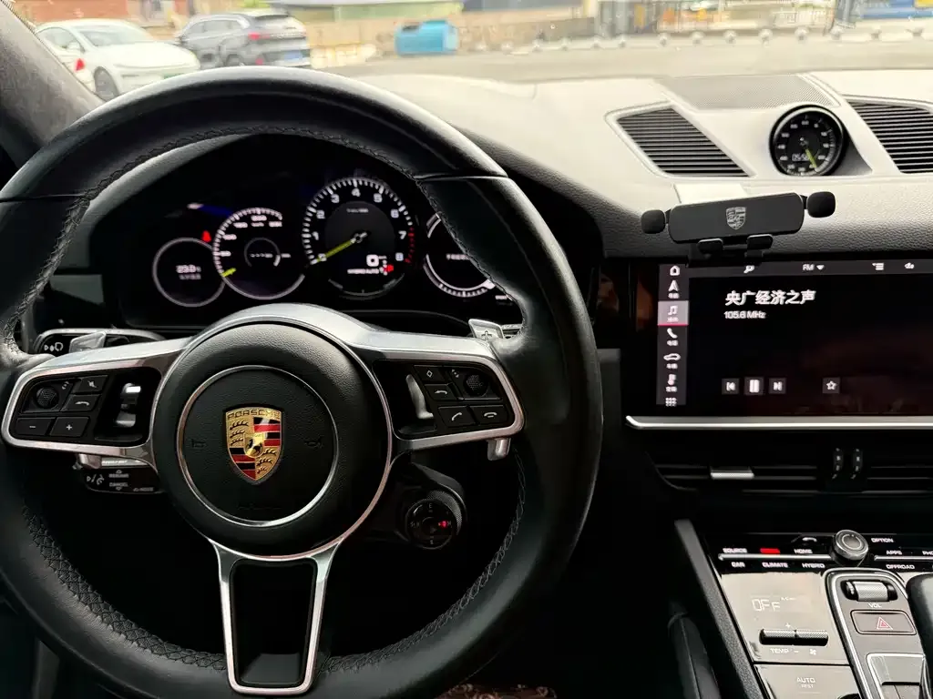 Porsche Cayenne Hybrid — фото 8