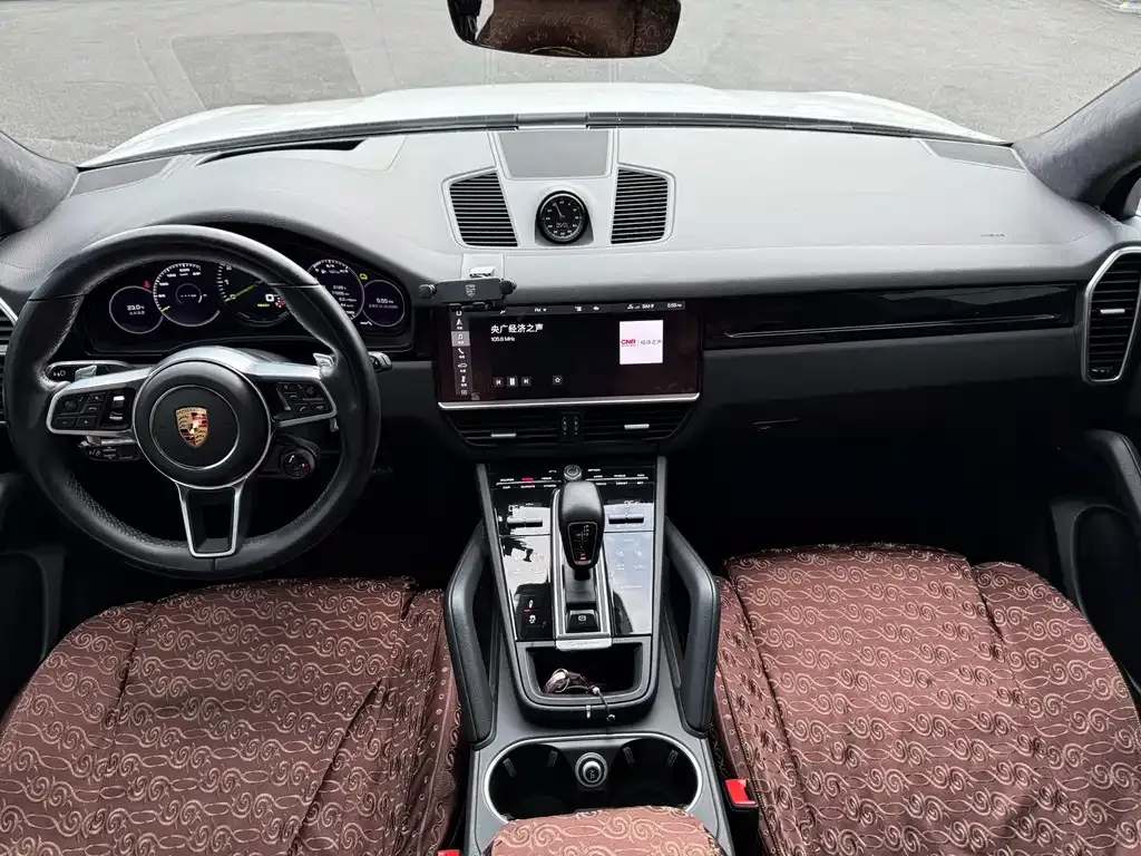 Porsche Cayenne Hybrid — фото 7