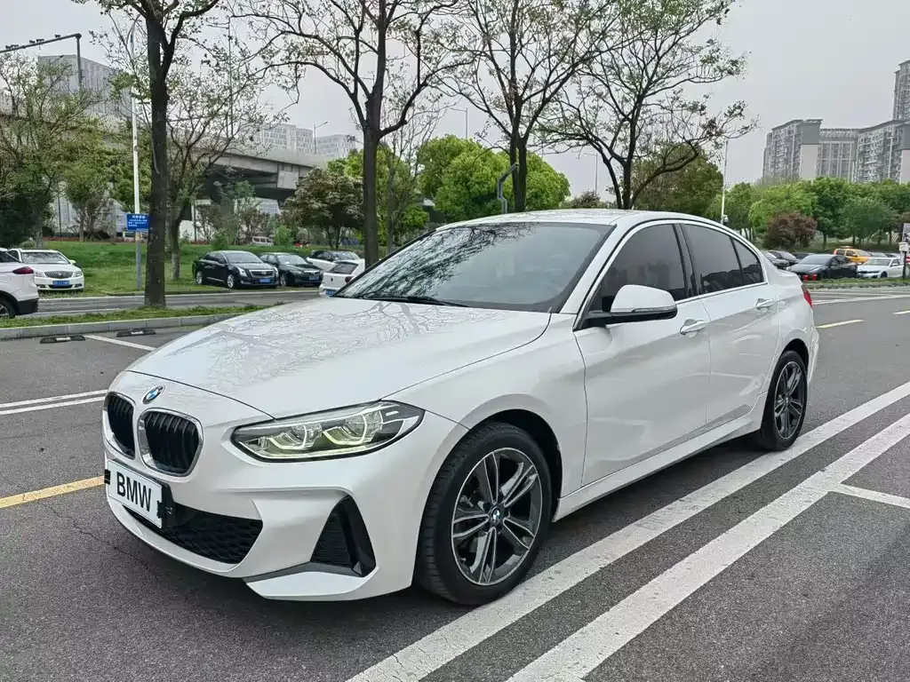 BMW 1 Series — фото 1
