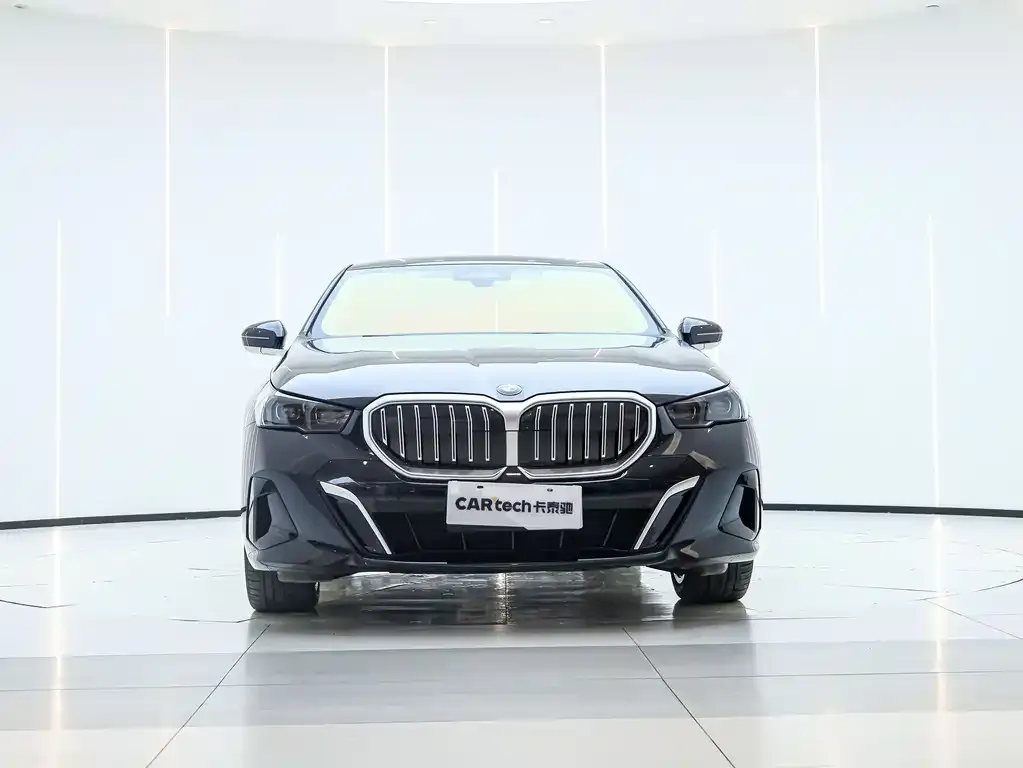 BMW 5 Series — фото 10