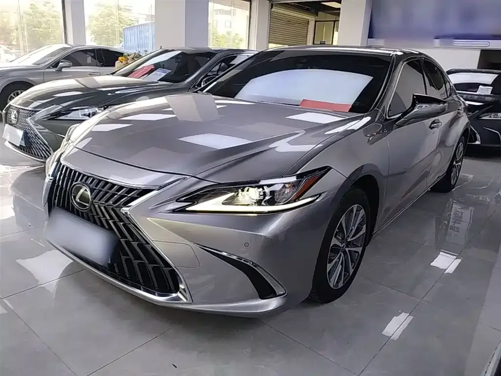Lexus ES — фото 10