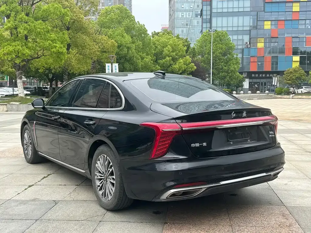 Hongqi H5 — фото 10