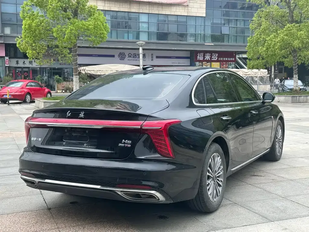 Hongqi H5 — фото 9
