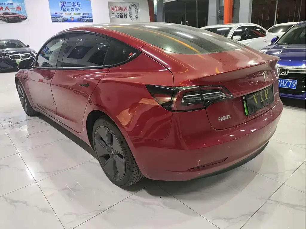 Tesla Model 3 — фото 8