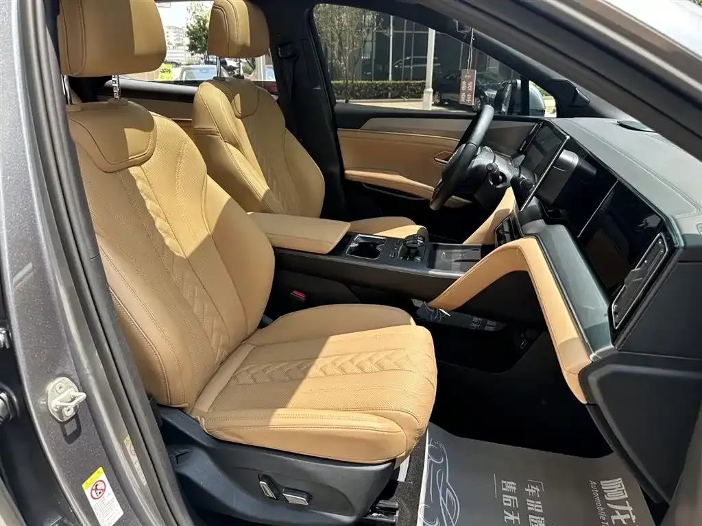 BYD L DM-i — фото 6