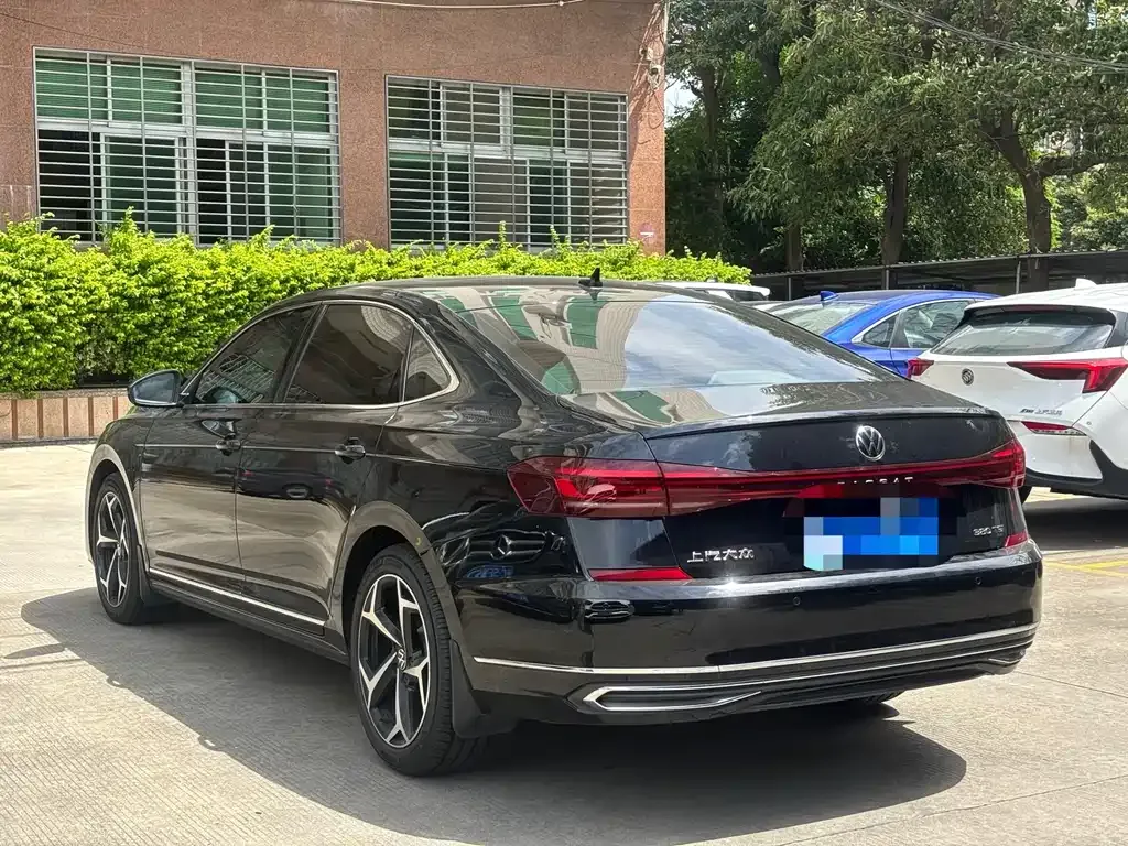 Volkswagen Passat — фото 10