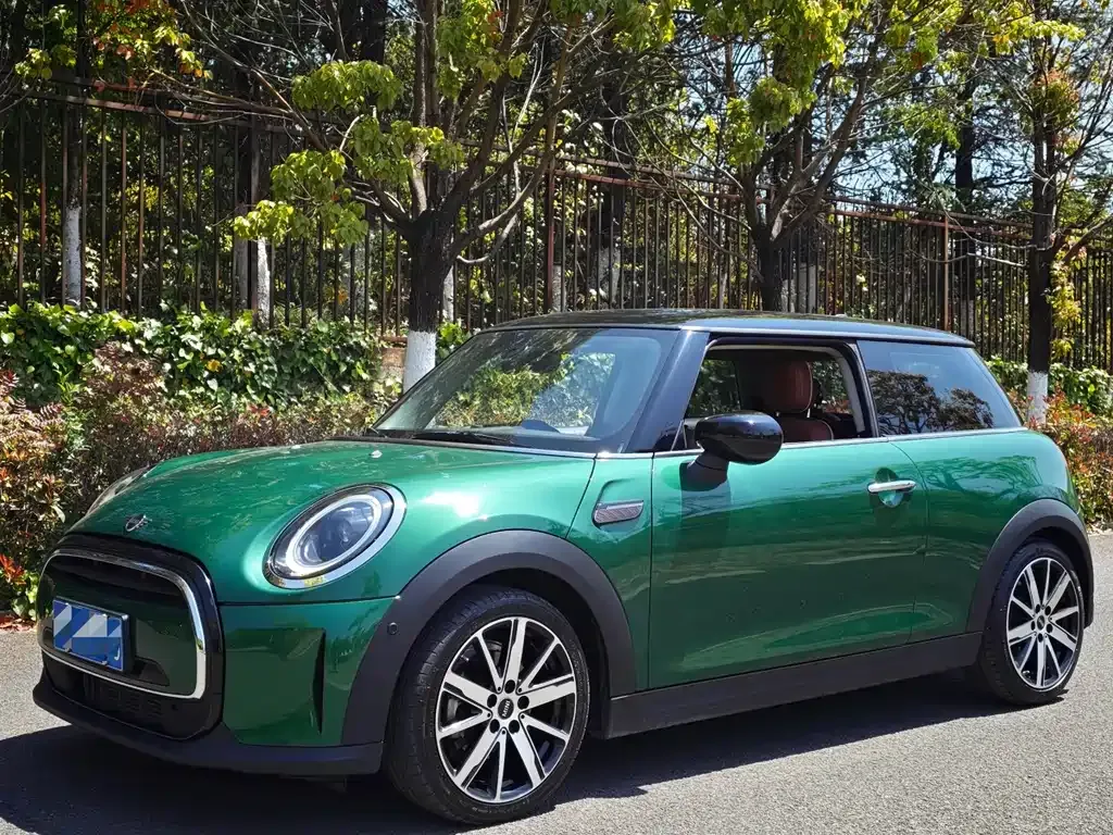 MINI Cooper (3-door) — фото 1