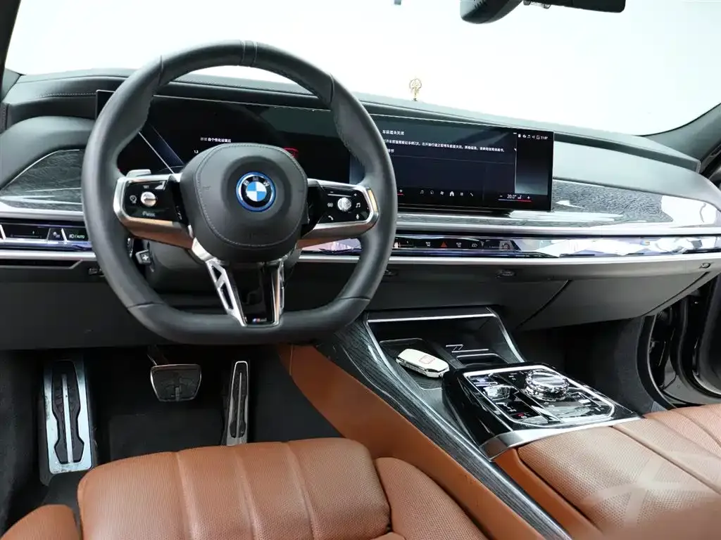 BMW i7 — фото 3