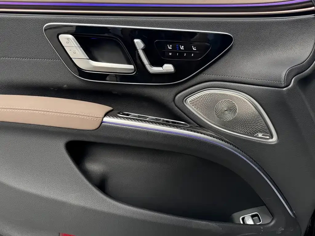 Mercedes-Benz EQS AMG — фото 6