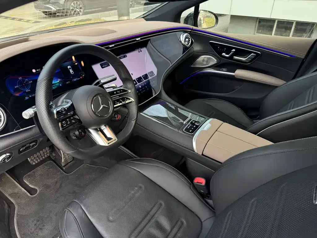 Mercedes-Benz EQS AMG — фото 3