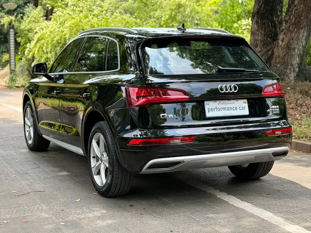 Audi Q5L — фото 7