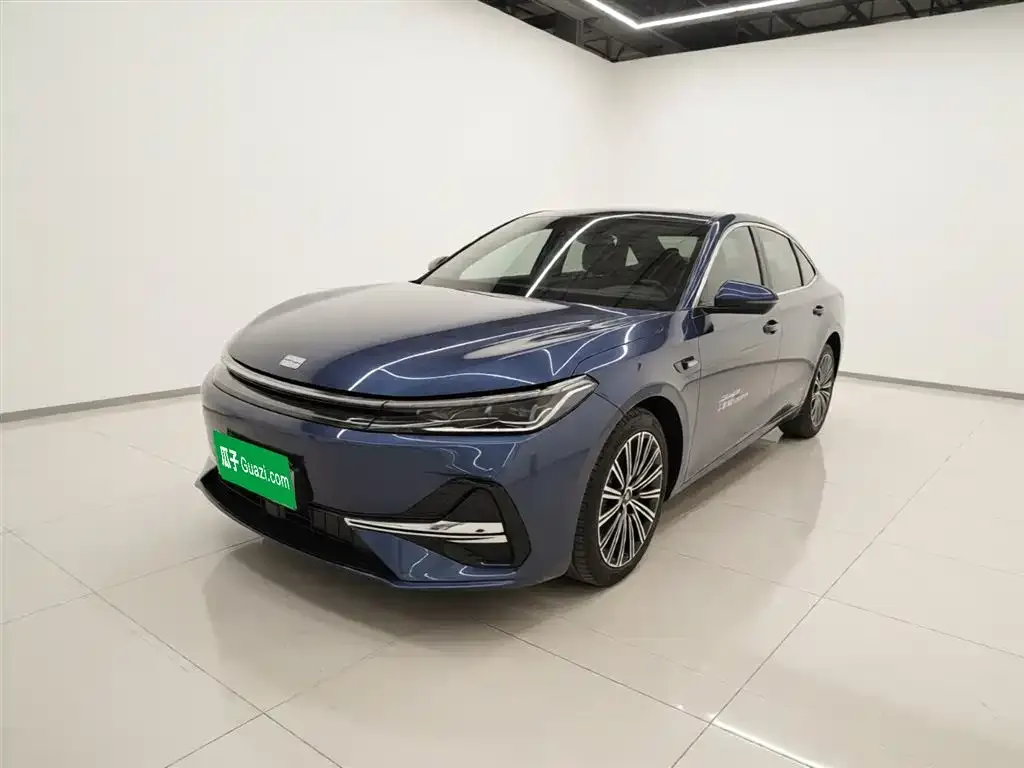 Geely Galaxy A7 — фото 1