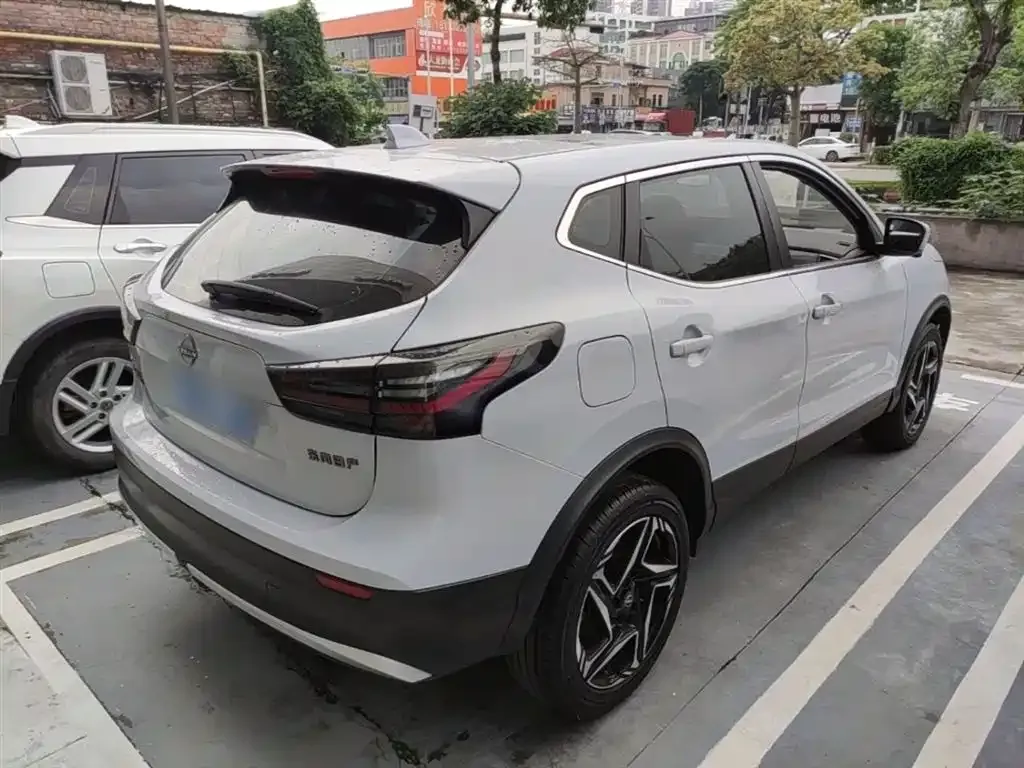Nissan Qashqai — фото 10