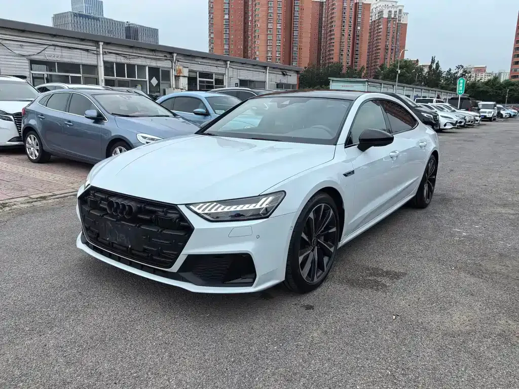 Audi A7L — фото 1
