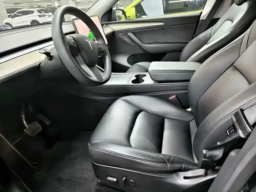 Tesla Model Y — фото 5