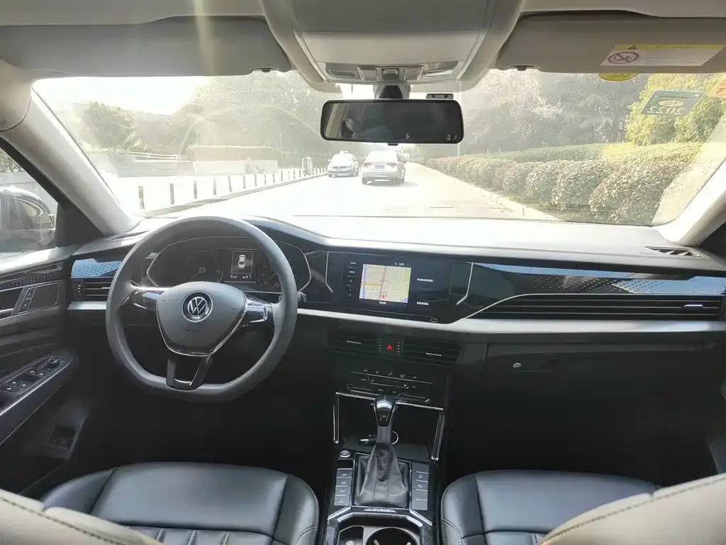 Volkswagen Passat New Energy — фото 9