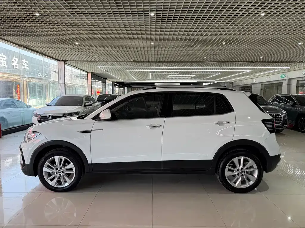 Volkswagen T-Cross — фото 10