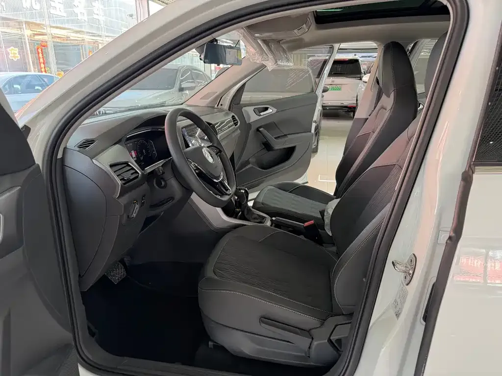 Volkswagen T-Cross — фото 5